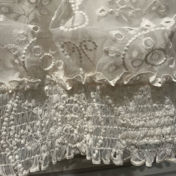 NWT Express Women’s Light Cream/White Embroidered Lace Top size small - Picture 6 of 10